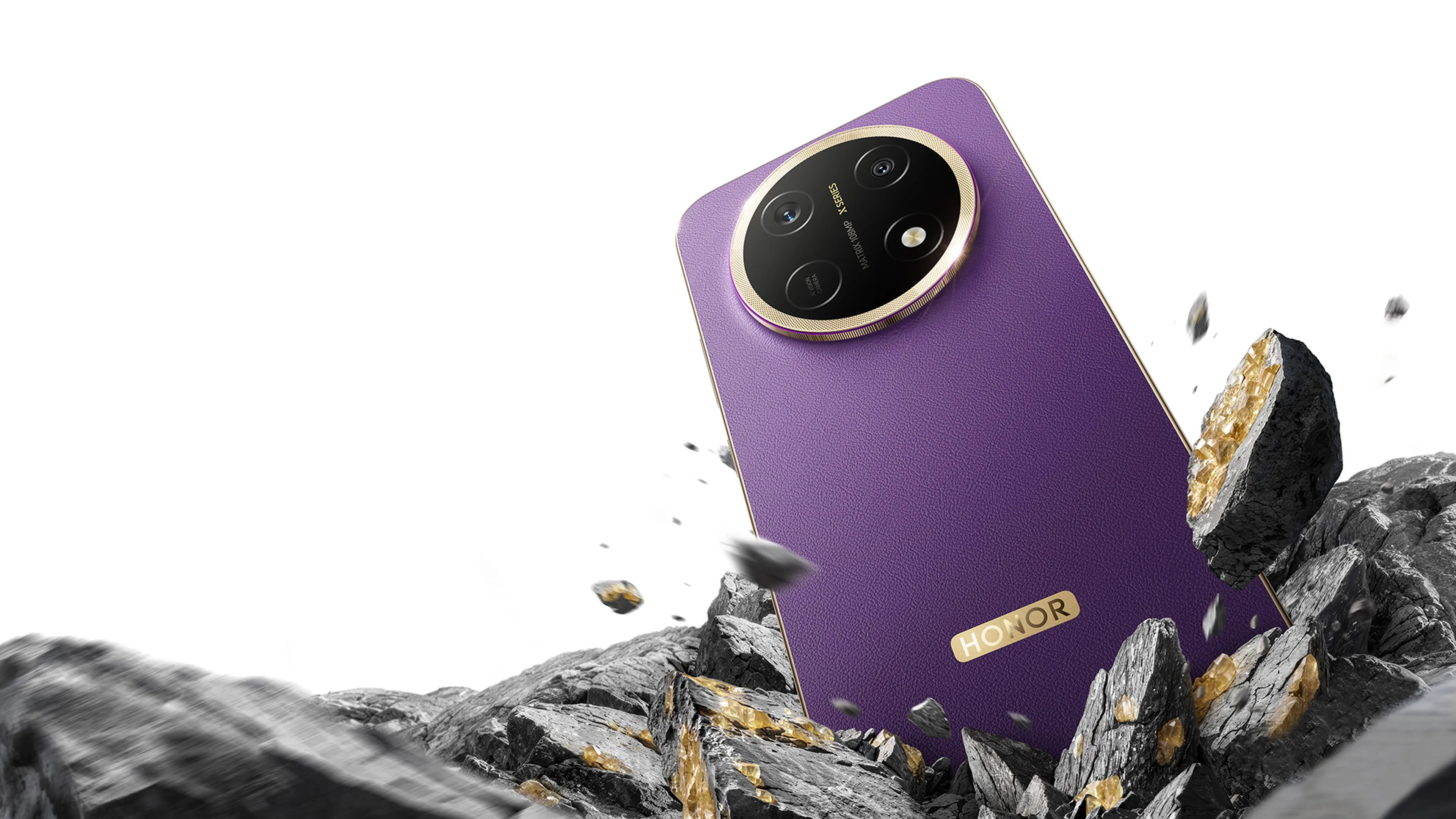Honor X9e Pro'nun mor renk seçeneği, kayalık bir zeminde dayanıklılığını gösteriyor