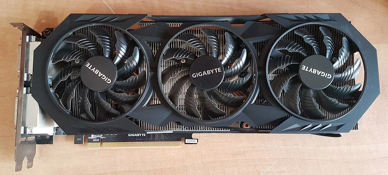 Gigabyte GeForce GTX 970 WindForce üç fanlı ekran kartının üstten görünümü