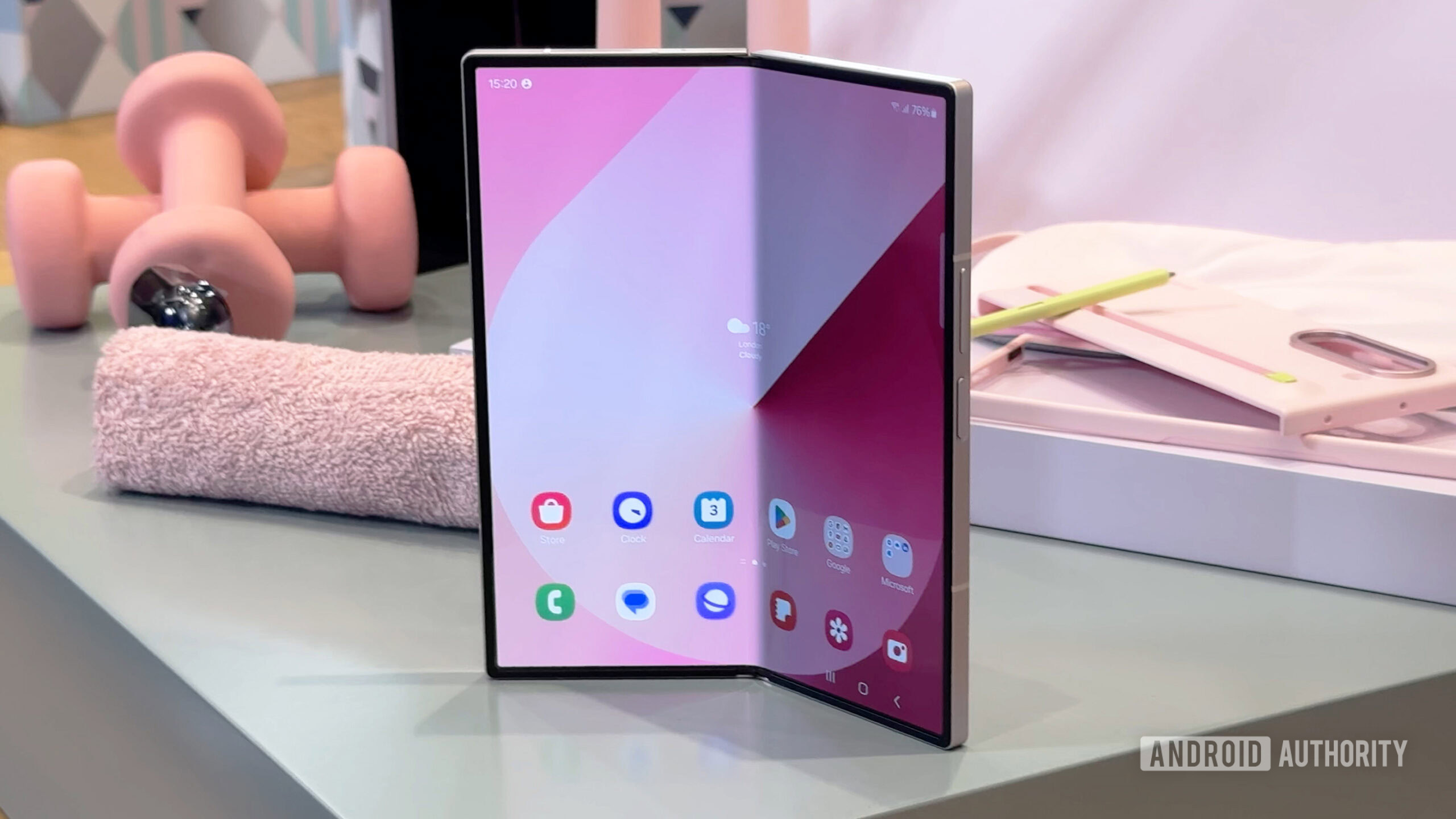 Visual representation of the Galaxy Z Fold 6 with One UI 7 showcasing new features and modern aesthetic.